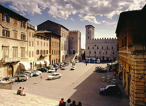 todi-square-b